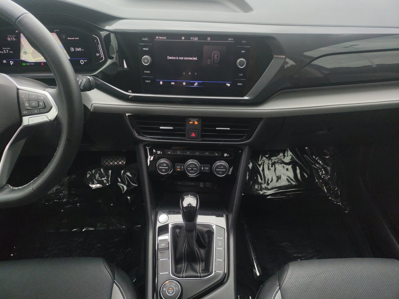 2022 Volkswagen Taos SEL photo 4