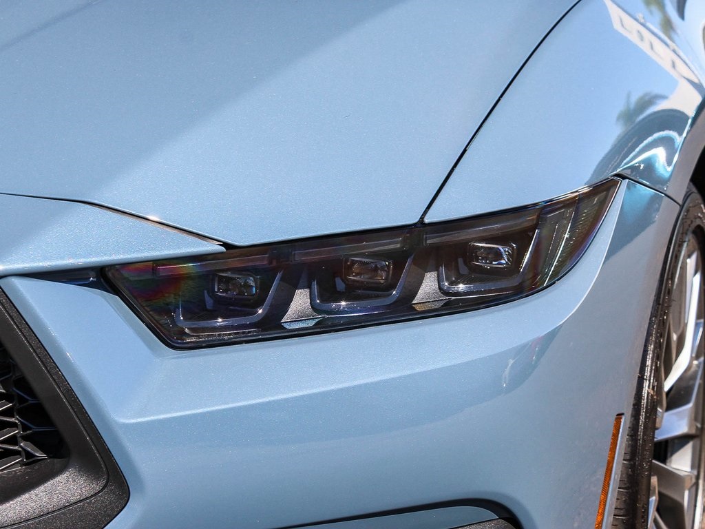 2025 Ford Mustang EcoBoost Premium photo 4