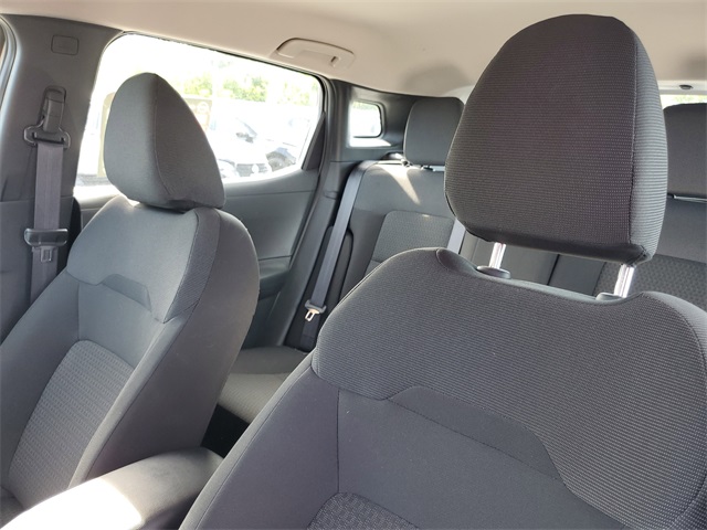 2025 Nissan Kicks S photo 14