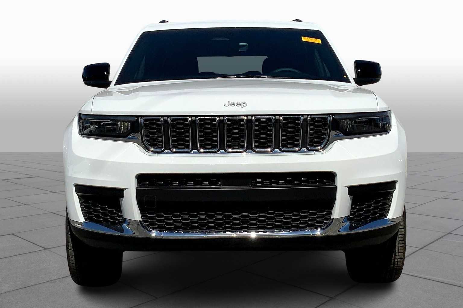 2025 Jeep Grand Cherokee Laredo X photo 3