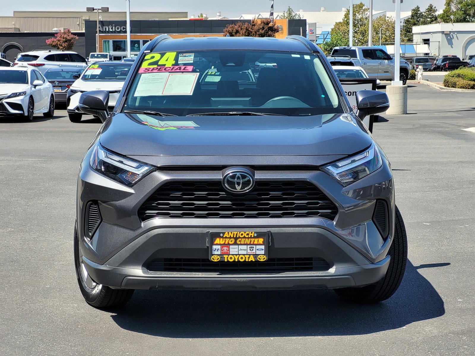 2024 Toyota RAV4 XLE photo 2