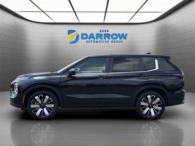 2025 Mitsubishi Outlander SE photo 2