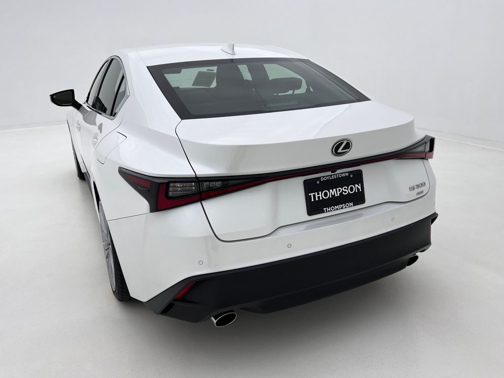 2022 Lexus IS 300 photo 9
