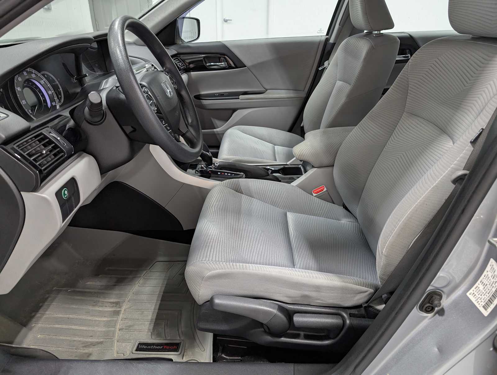 2017 Honda Accord LX photo 4