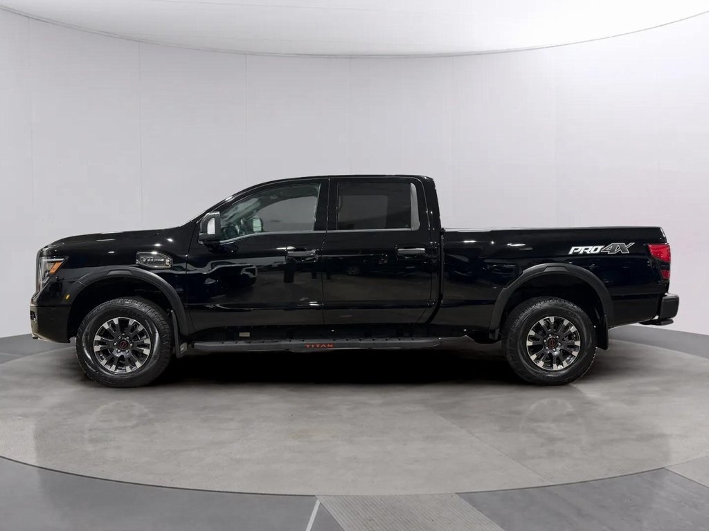 2024 Nissan Titan Crew Cab photo 7