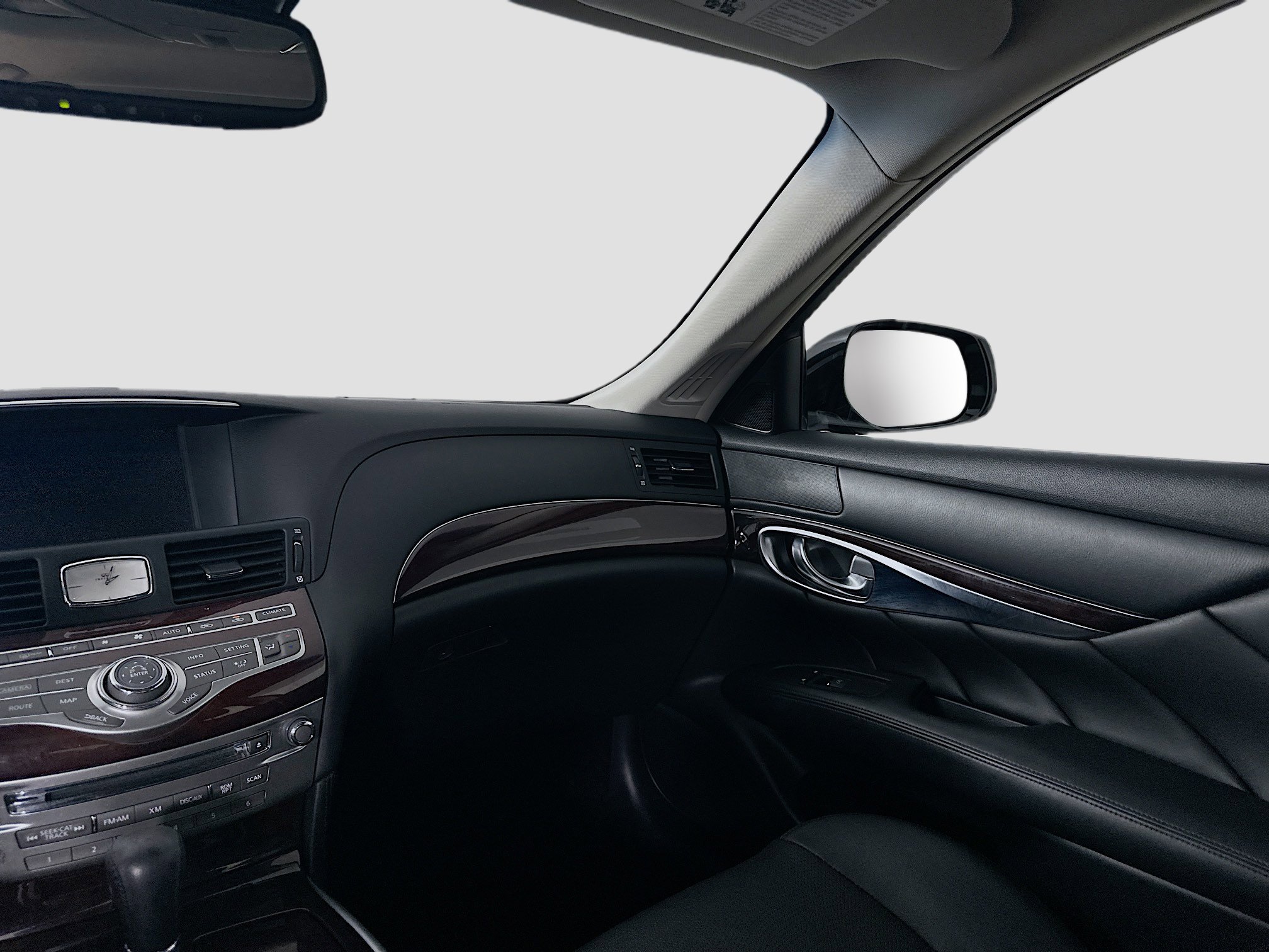 2017 Infiniti Q70 photo 28