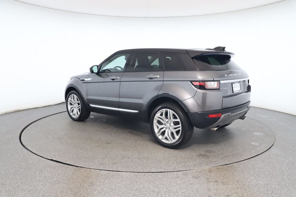 2019 Land Rover Range Rover Evoque HSE photo 3