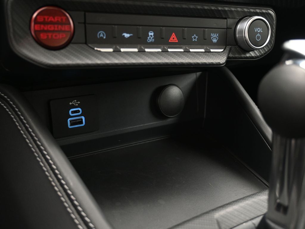 2025 Ford Mustang GT Premium photo 15