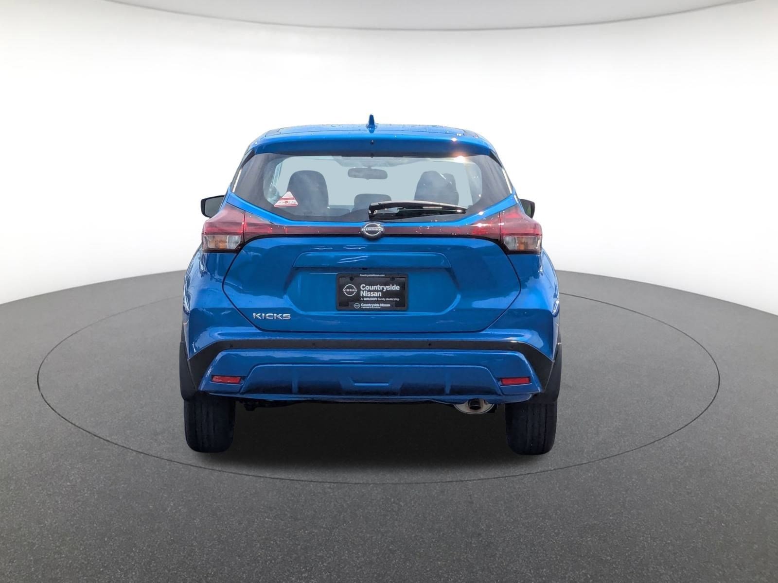 2025 Nissan Kicks Play S photo 6