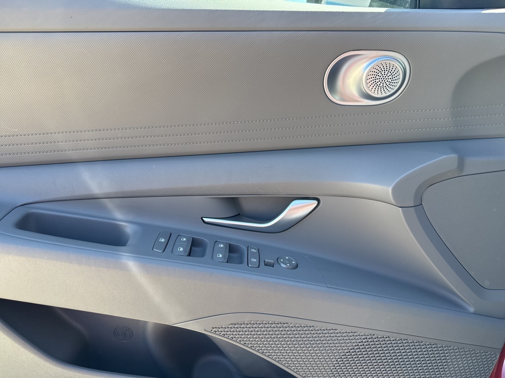 2024 Hyundai Elantra SE photo 6