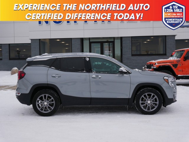 2024 GMC Terrain SLT's photo