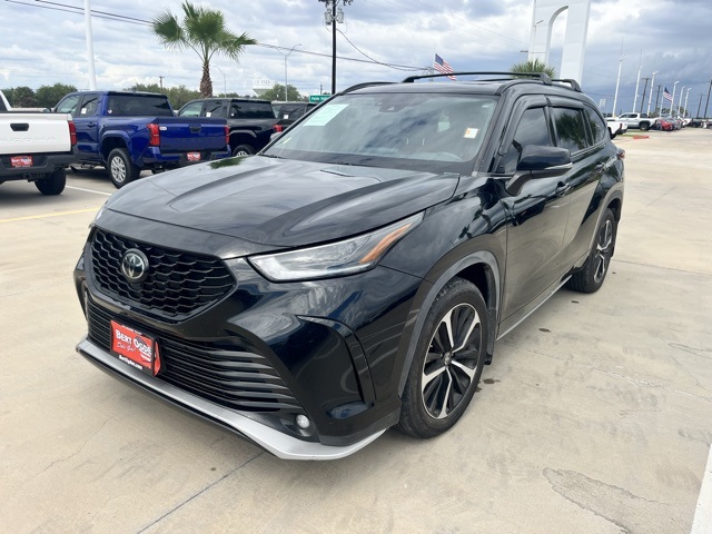 2022 Toyota Highlander XSE photo 2