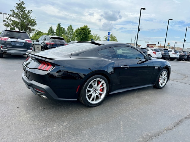2024 Ford Mustang GT Premium photo 3