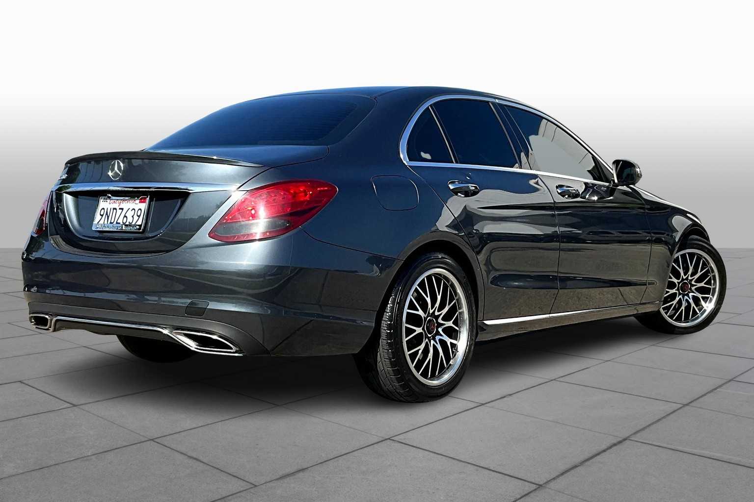 2015 Mercedes Benz C 300 photo 11