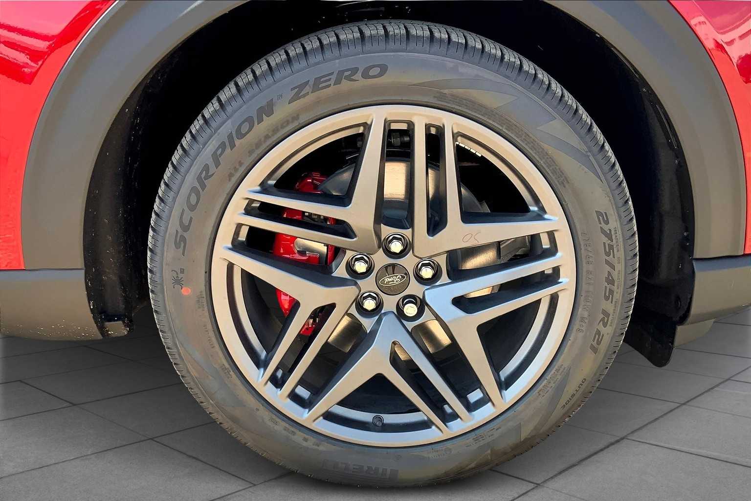 2025 Ford Explorer ST photo 11