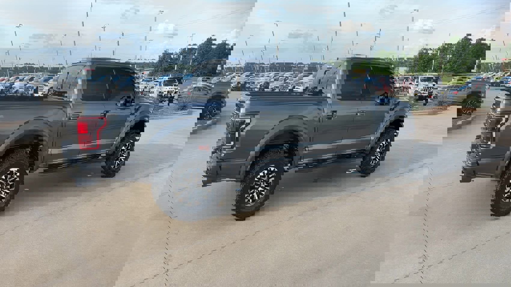 2020 Ford F-150 Raptor photo 7