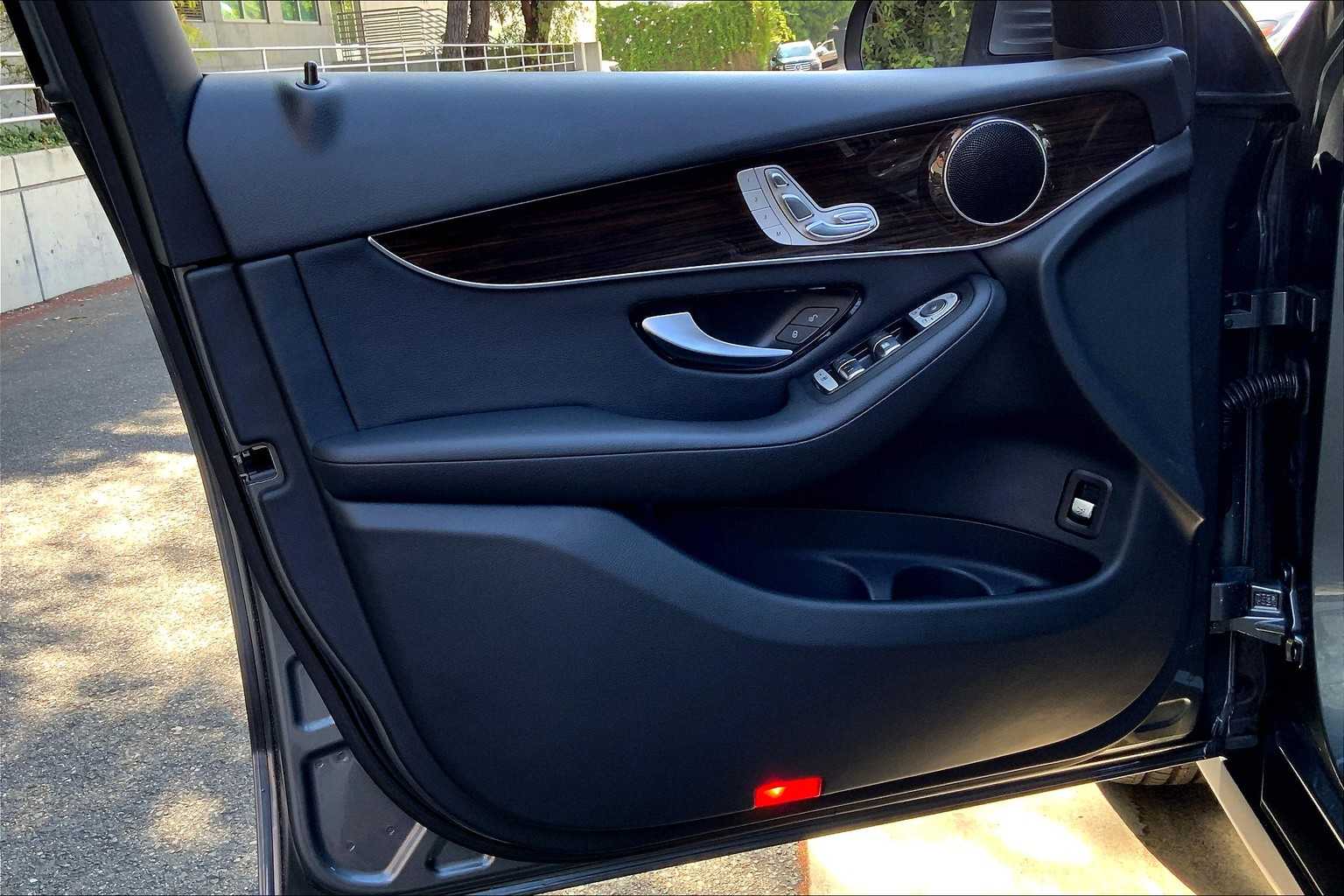 2018 Mercedes Benz GL 300 photo 20