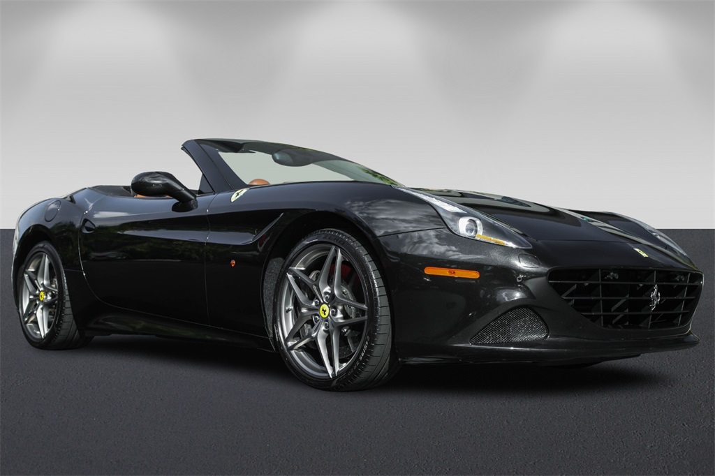 2017 Ferrari California T photo 3