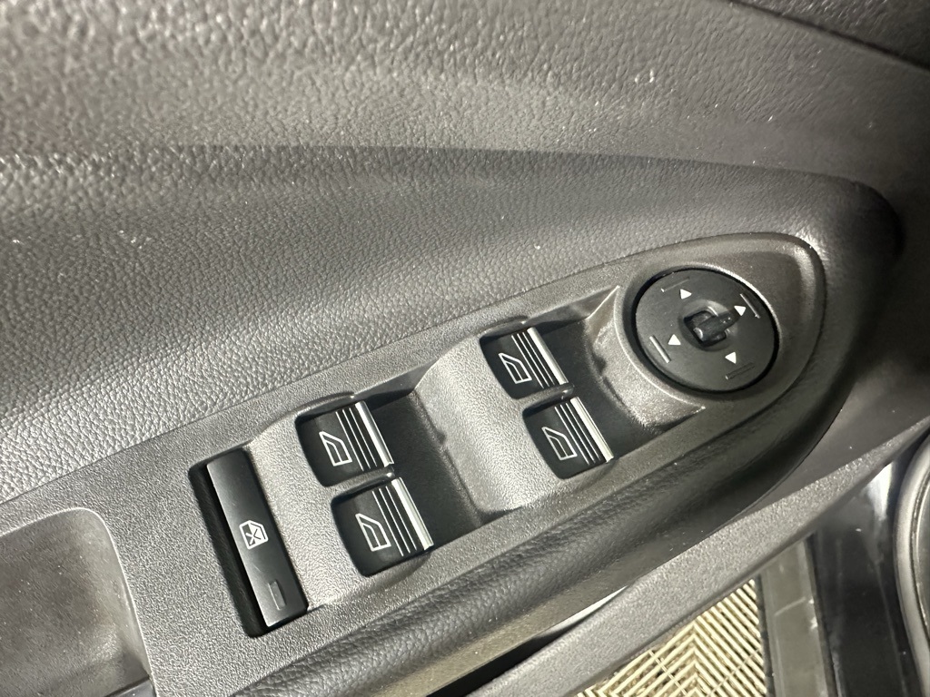 2019 Ford Escape SEL photo 12