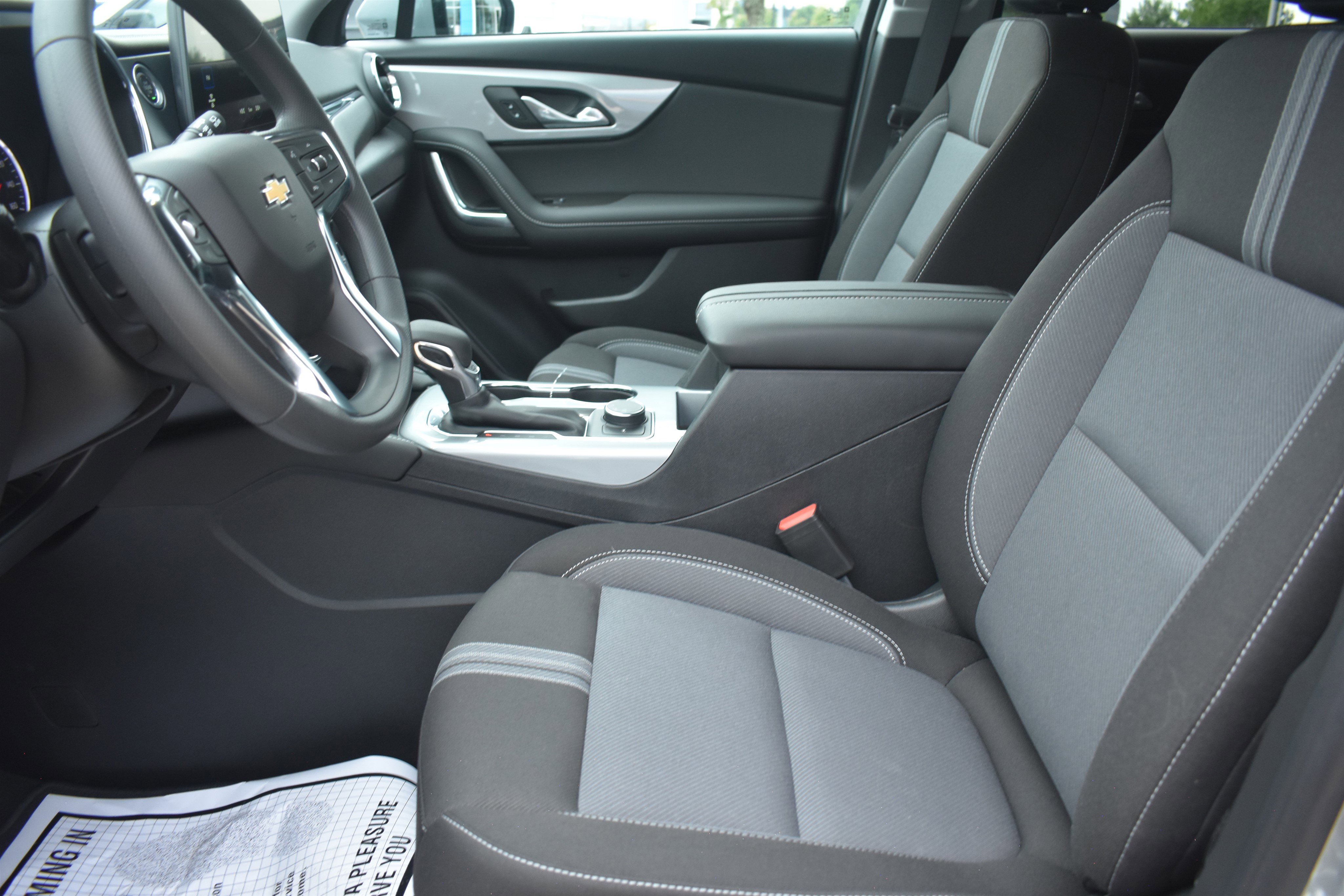 2025 Chevrolet Blazer 2LT photo 8