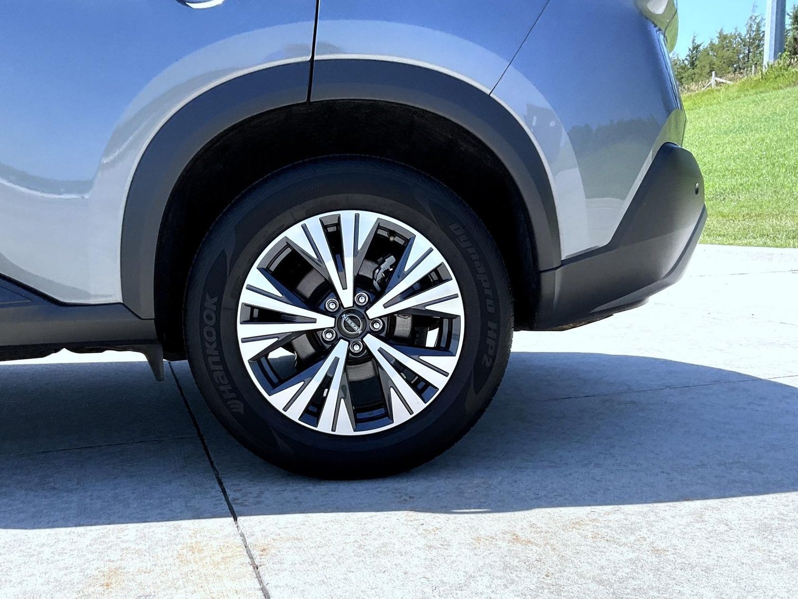 2023 Nissan Rogue SV photo 23