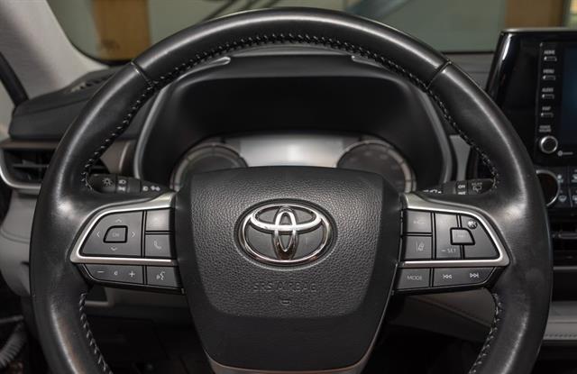 2022 Toyota Highlander XLE photo 9