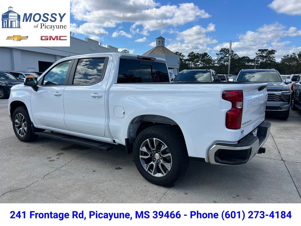 2025 Chevrolet Silverado 1500 LT photo 3