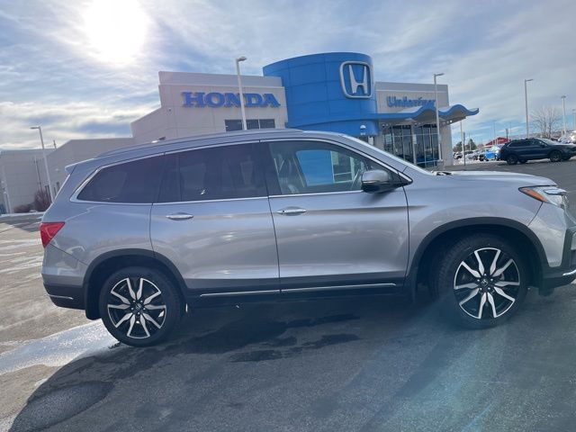 2019 Honda Pilot Elite's photo