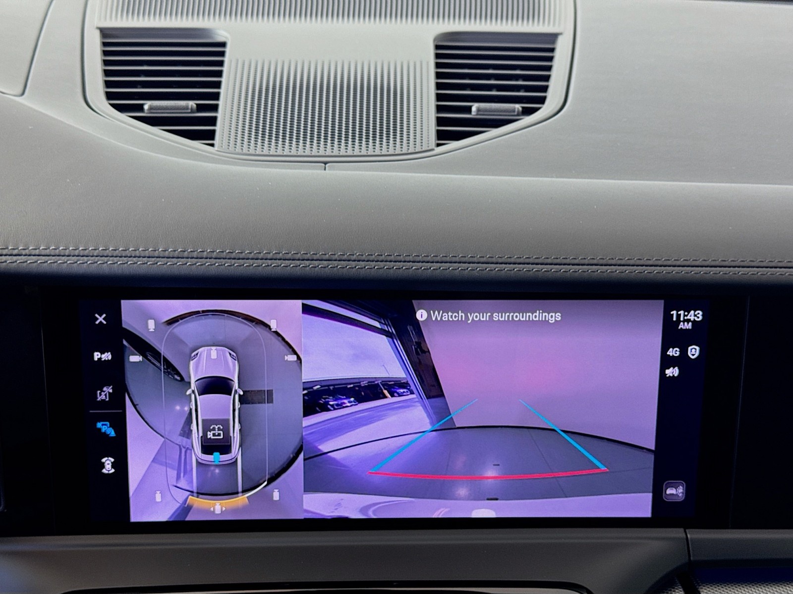 2025 Porsche Panamera 4 photo 18