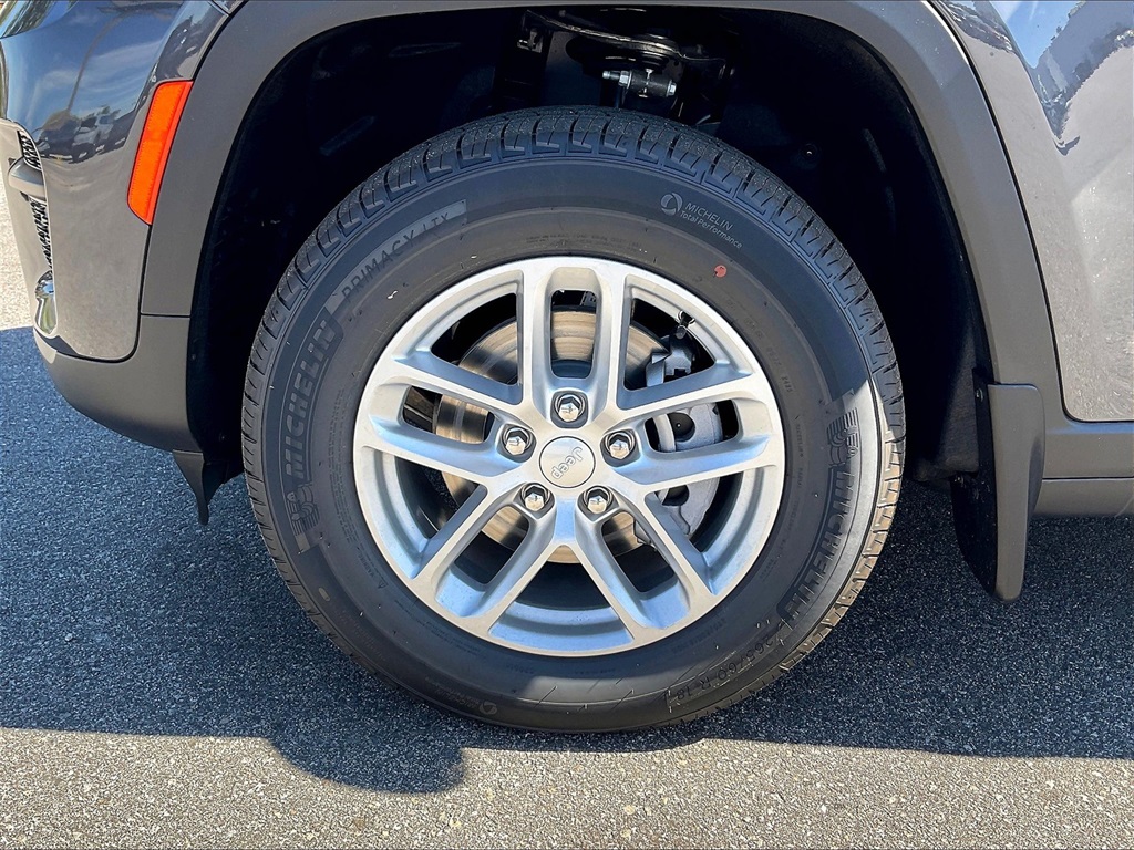 2025 Jeep Grand Cherokee Laredo X photo 7
