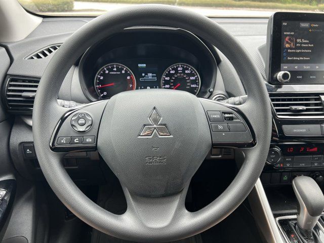2024 Mitsubishi Eclipse Cross LE photo 5