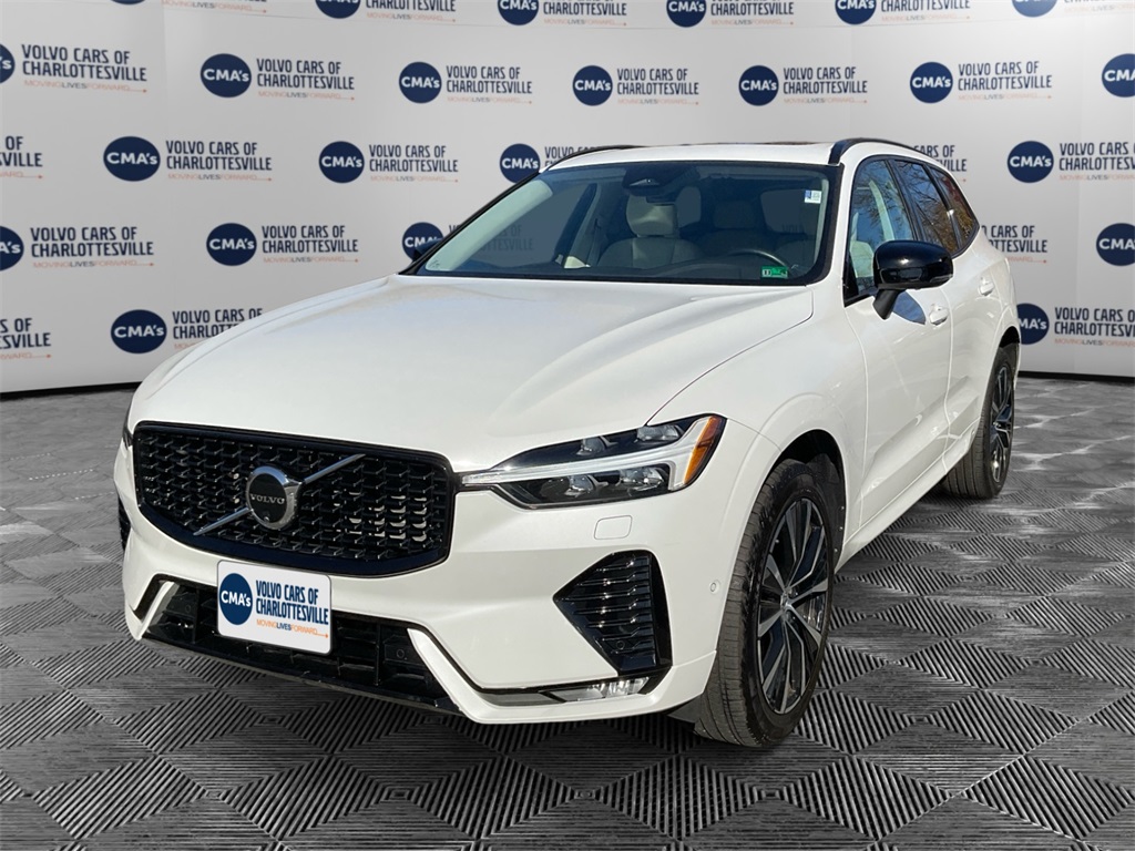2024 Volvo XC60 Plus's photo