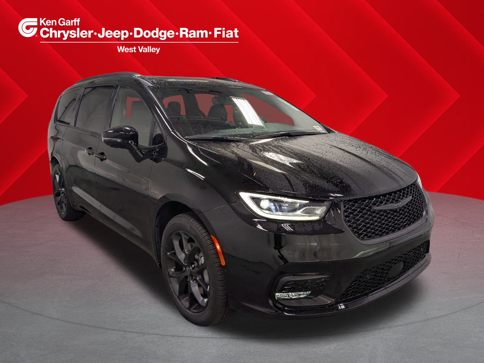 2026 Chrysler Pacifica Limited's photo