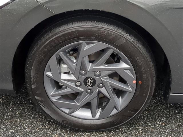2025 Hyundai Elantra SEL Sport photo 11