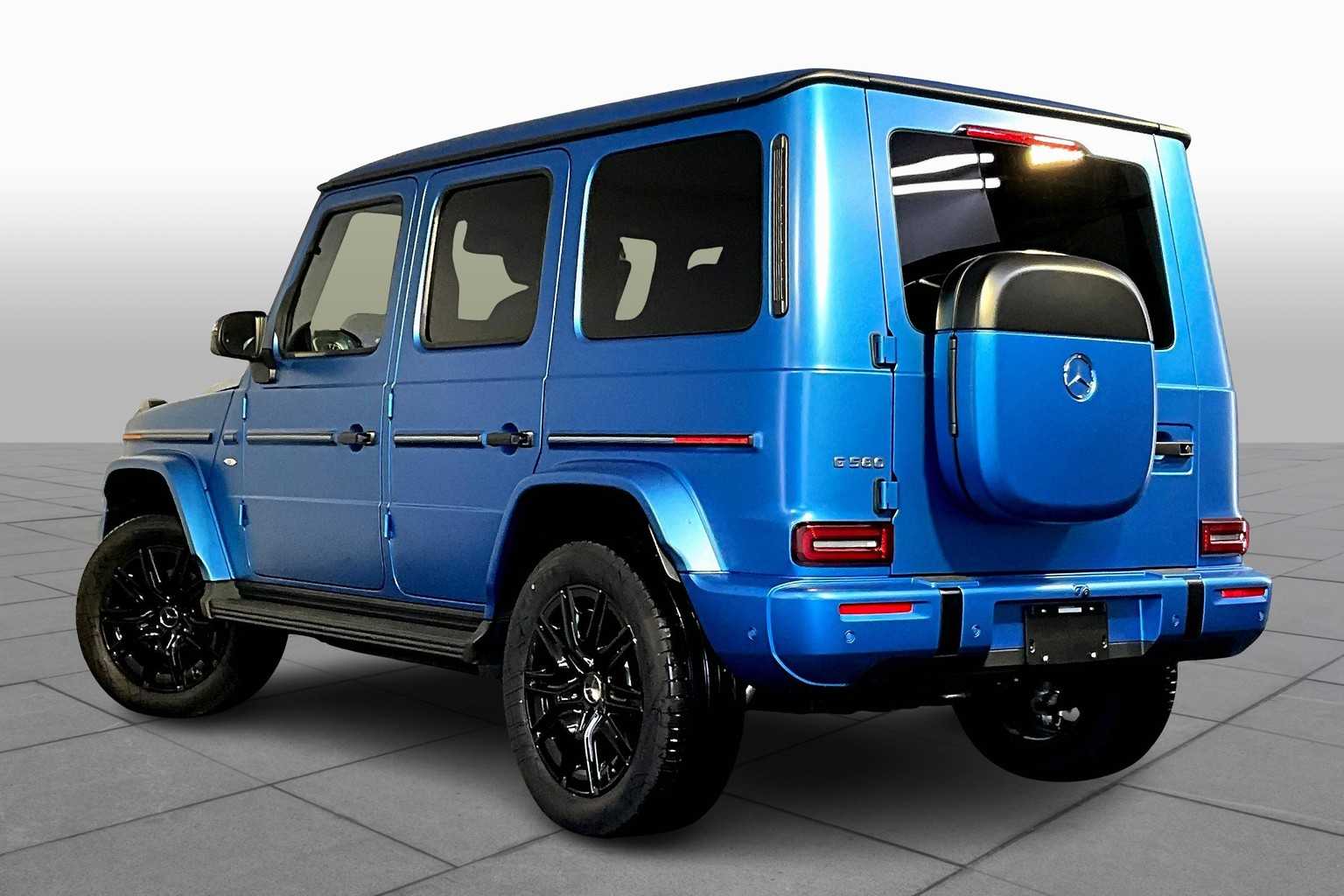 2025 Mercedes Benz G photo 3