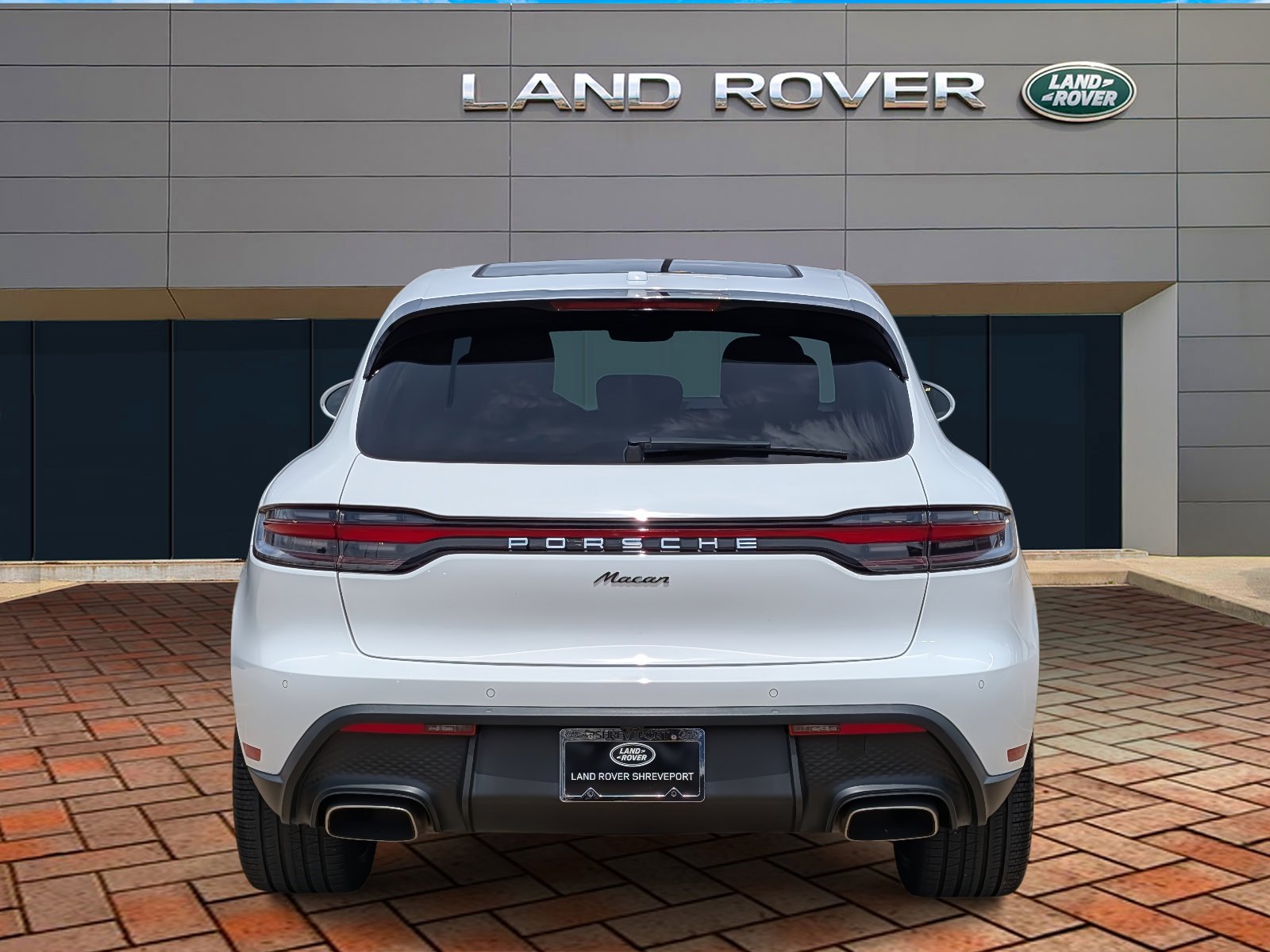 2023 Porsche Macan T photo 5