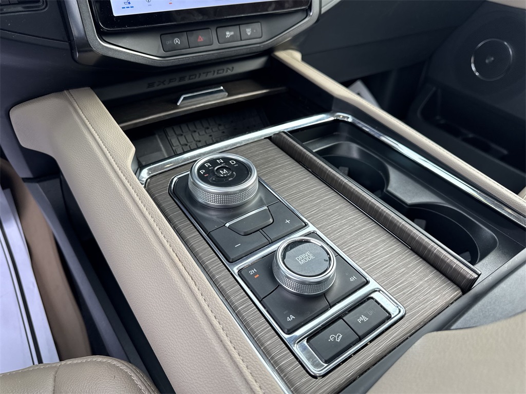 2024 Ford Expedition Limited photo 20