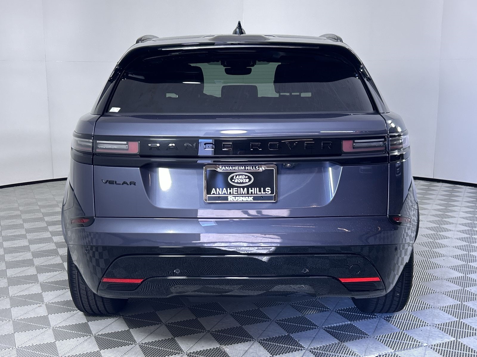 2025 Land Rover Range Rover Velar SE photo 3