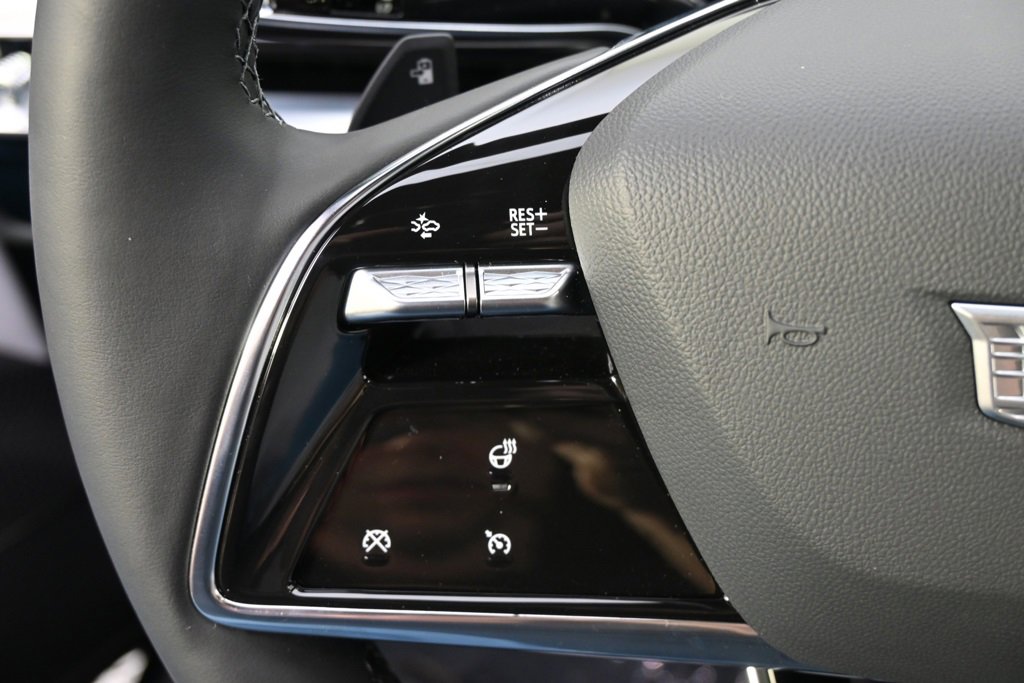 2025 Cadillac Lyriq Luxury photo 27