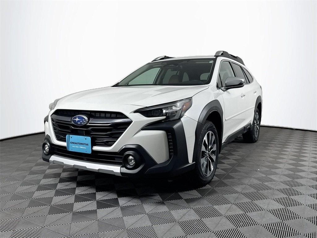2024 Subaru Outback Touring's photo