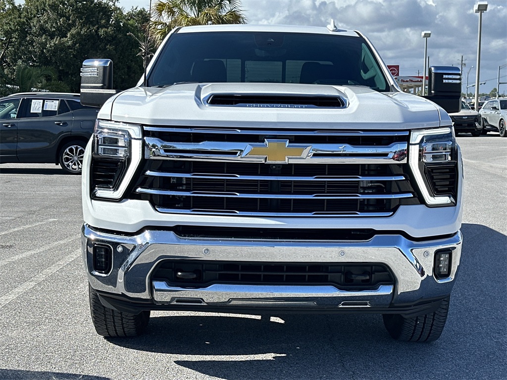 2024 Chevrolet Silverado 2500HD LTZ photo 3