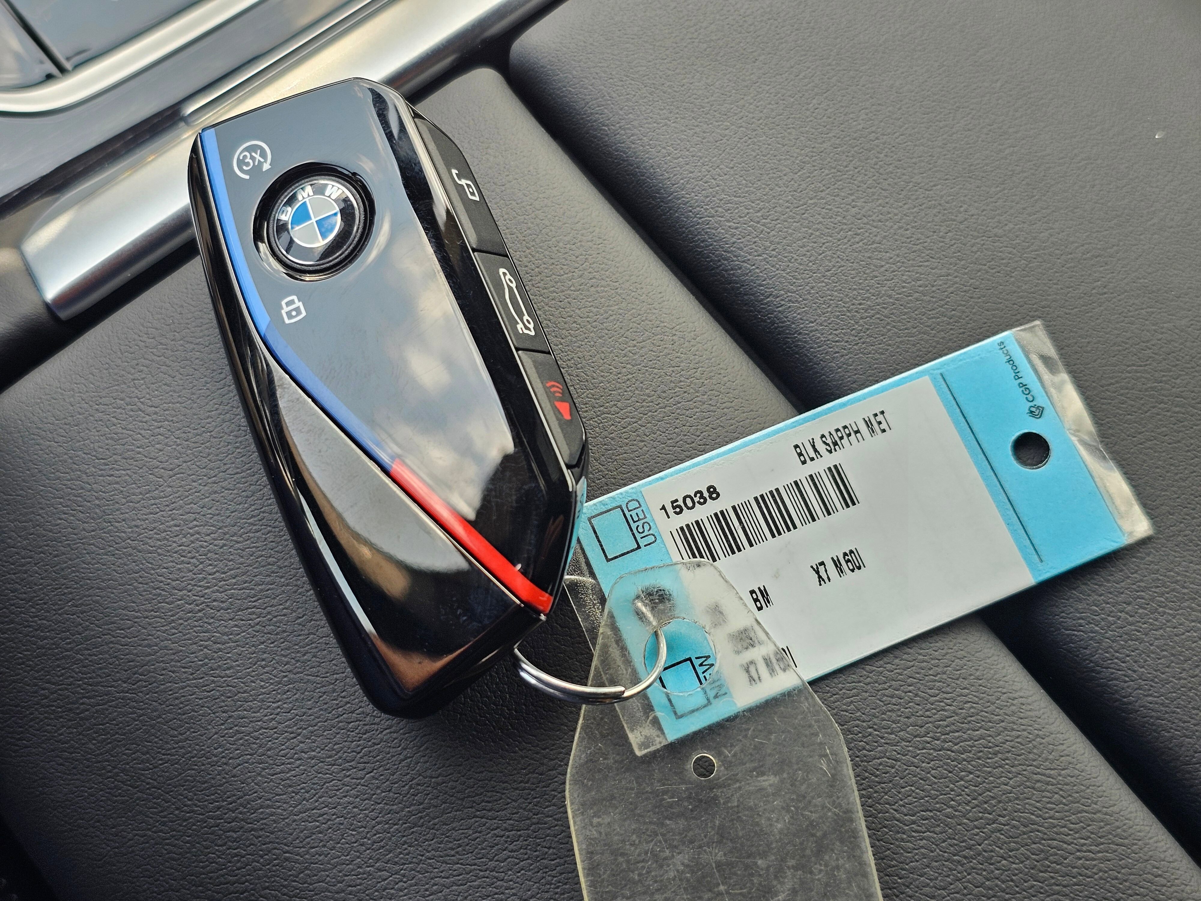 New 2026 Black Sapphire Metallic BMW M60i image 31