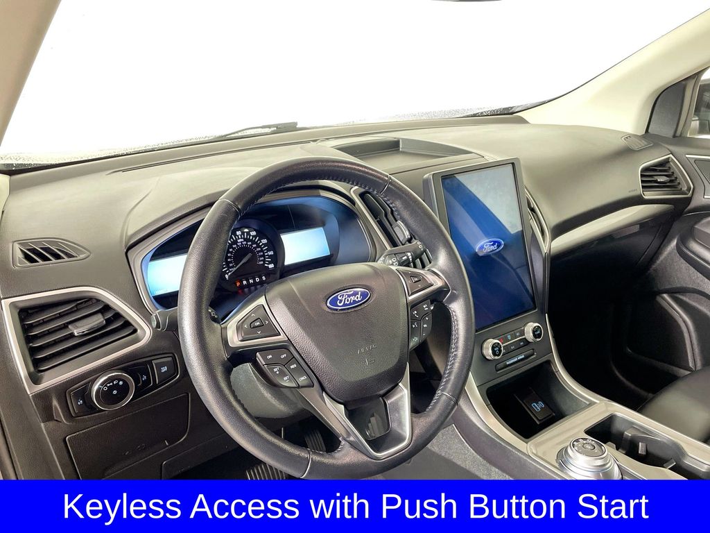 2023 Ford Edge SEL photo 9