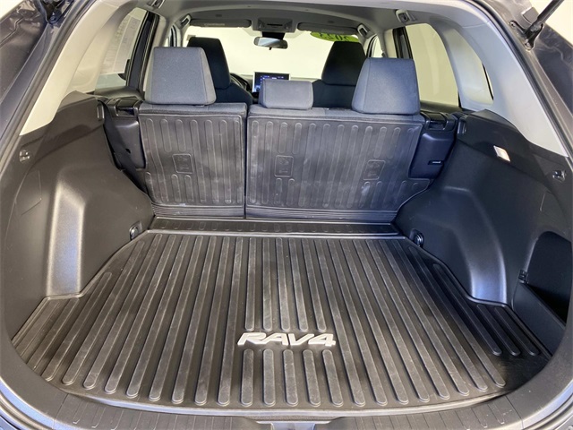 2023 Toyota RAV4 LE photo 4