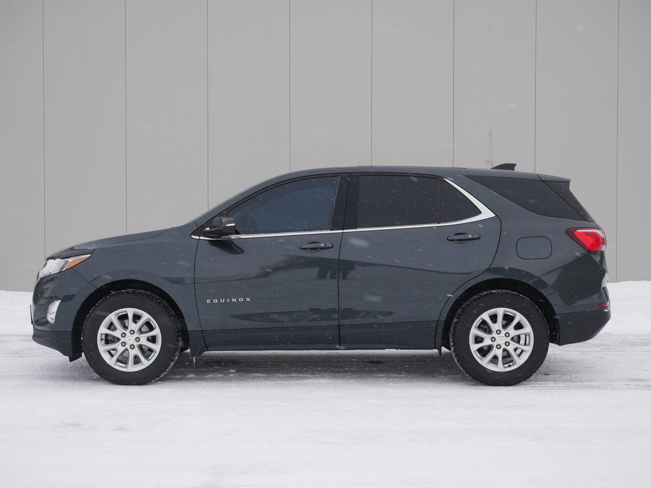 Used 2019 Chevrolet Equinox LT with VIN 2GNAXUEV1K6239389 for sale in Hastings, Minnesota