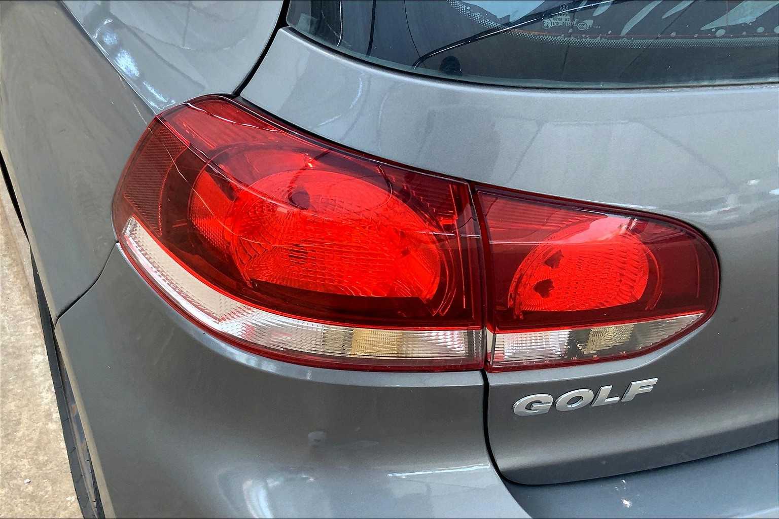 2012 Volkswagen Golf photo 26