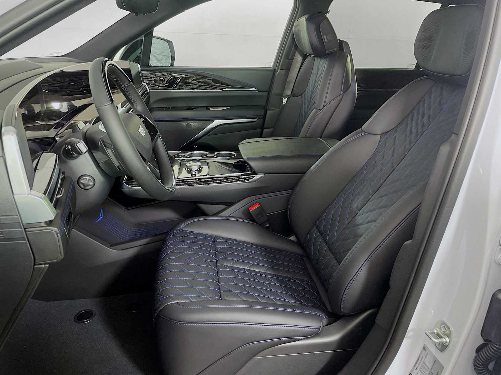 2026 Cadillac Escalade IQ Sport photo 4