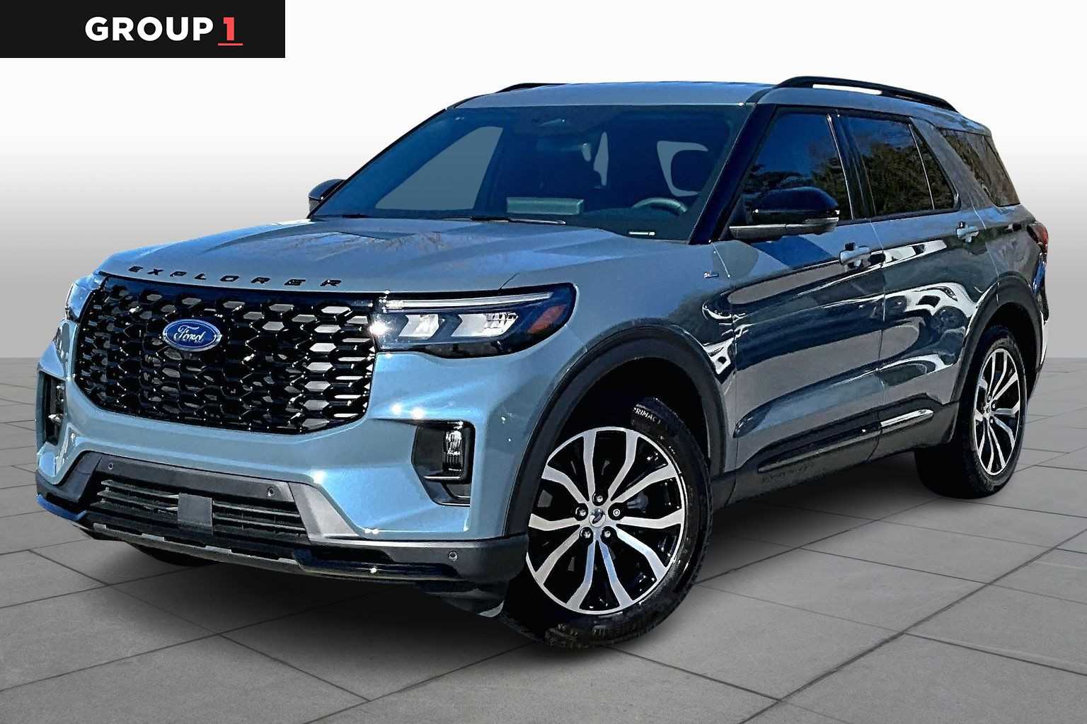 2025 Ford Explorer ST-LINE's photo