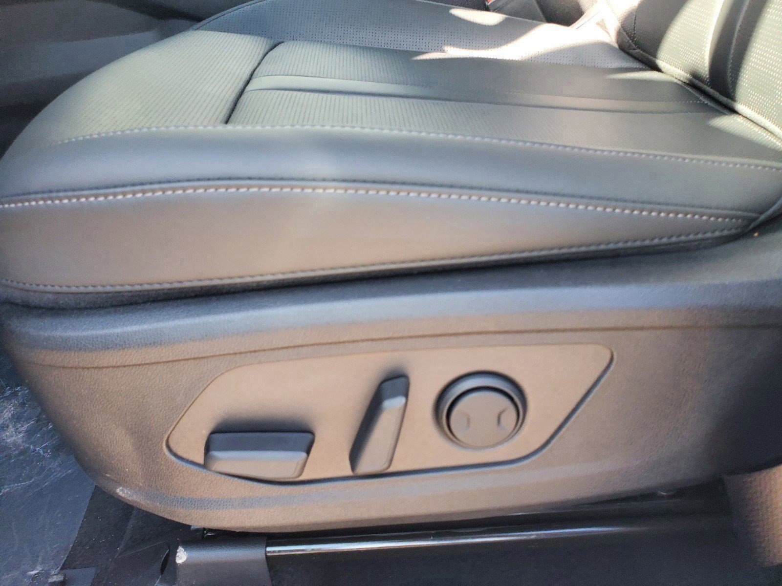 2025 Kia Sorento S photo 12