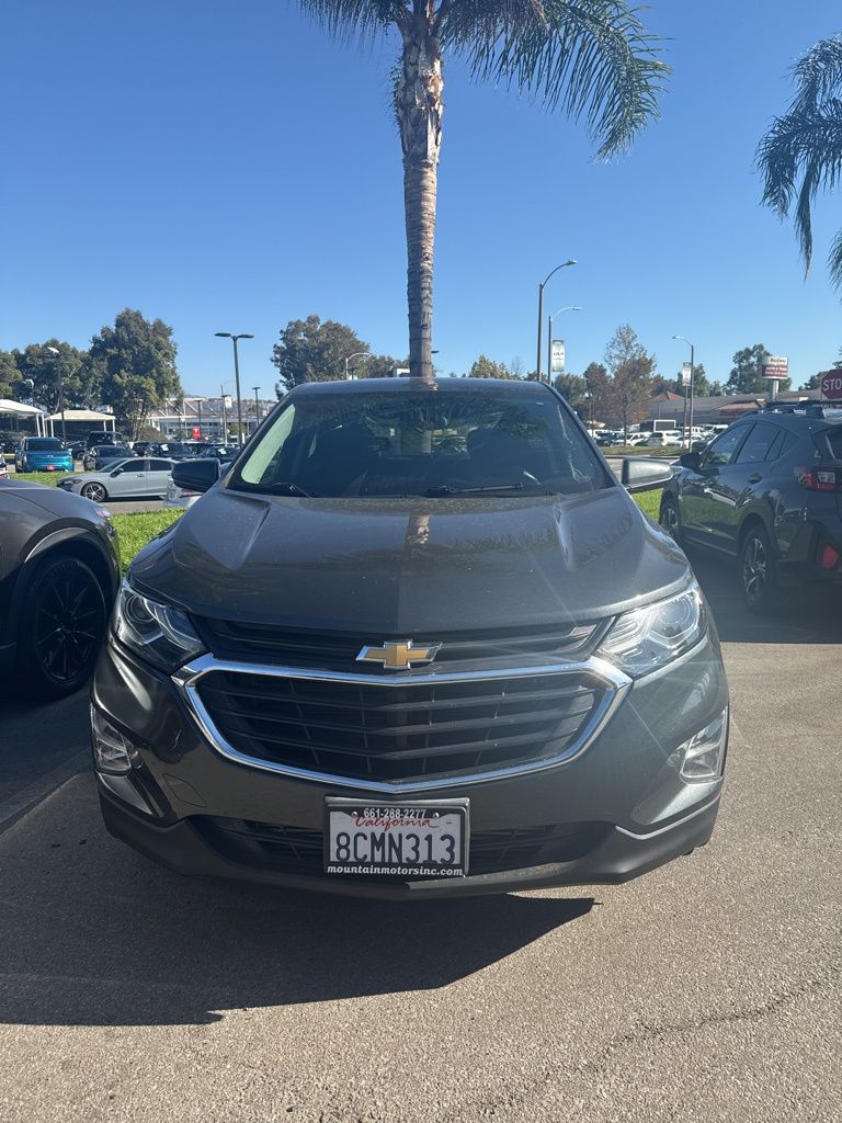 2018 Chevrolet Equinox LT photo 2